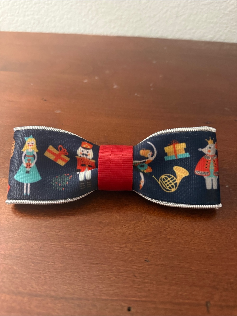 Harvey’s Seatbelt Bag Nutcracker Suite Bow